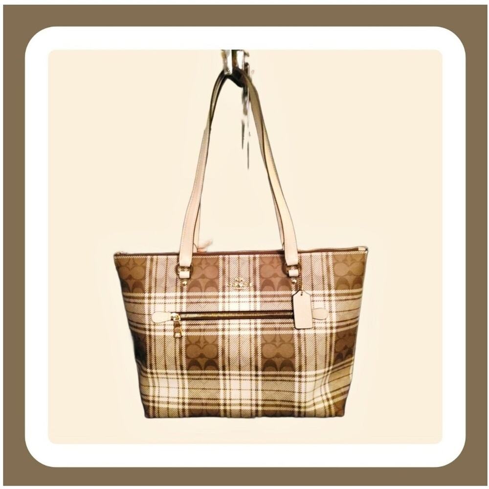 NEW COACH GALLERY TOTE IN SIGNATURE CANVAS WITH HUNTING FISHING PLAID PRINT